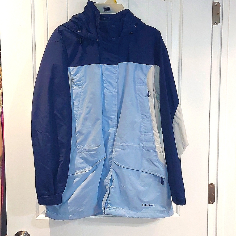 LL Bean snowboard/ski Jacket, women's size medium